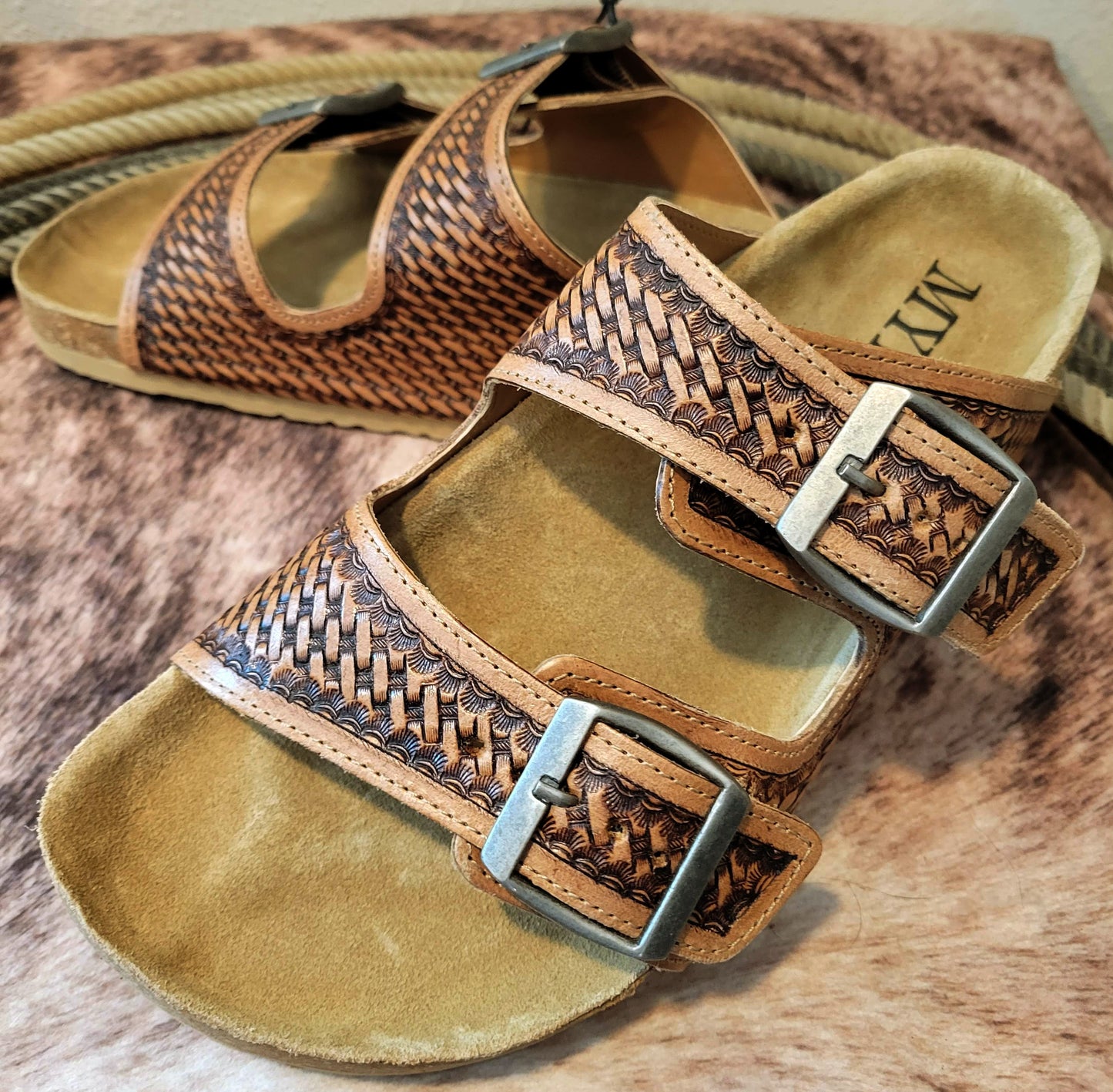 Hulchul Western Sandals